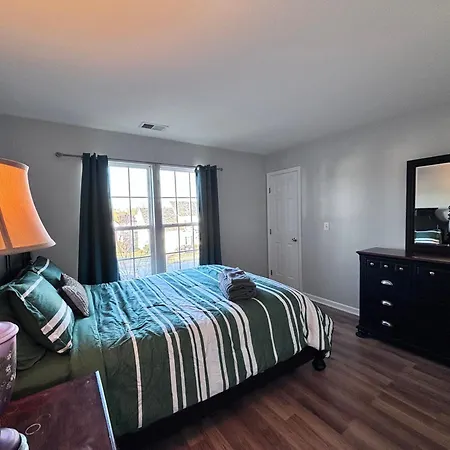Amazing 4 Bdrm W Garage In Villa Charlotte