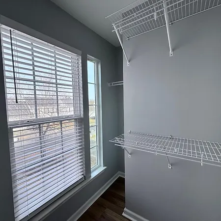Amazing 4 Bdrm W Garage In Charlotte