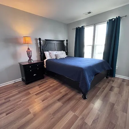 Villa Amazing 4 Bdrm W Garage In