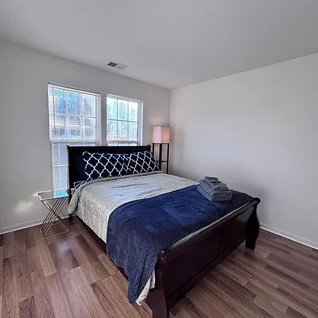Amazing 4 Bdrm W Garage In * Charlotte