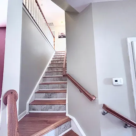 Amazing 4 Bdrm W Garage In *