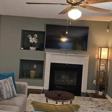 Spacious Near Up-town And Clt Airport Guest house 3*