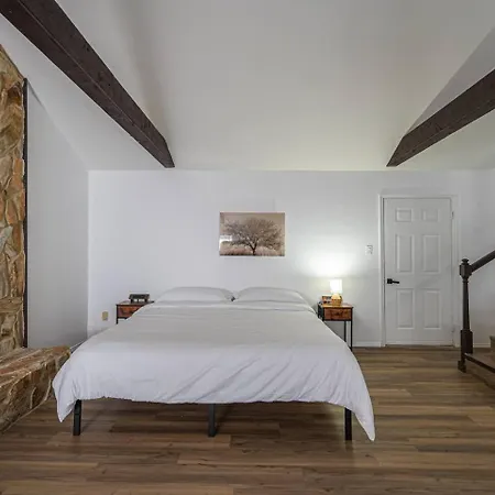 5bed Homesleeps16wifipooltablekingbed Holiday home