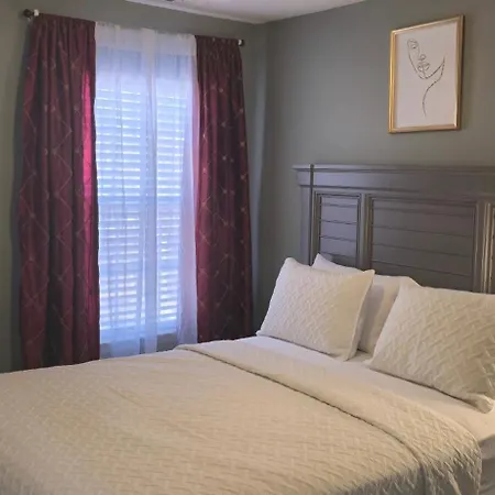 Guest house Single Rm Or Entire Near Uptown