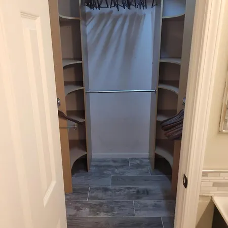 Duckett Drive District Homestay Charlotte