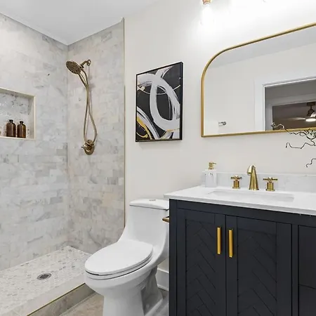 Holiday home Modern 4 Bed In Quail Hollow Charlotte