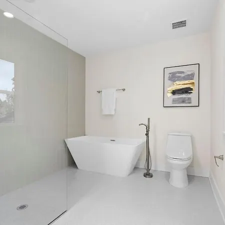 Modern 4 Bed In Quail Hollow Holiday home