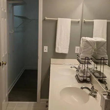 Guest house Spacious Near Up-town And Clt Airport Charlotte