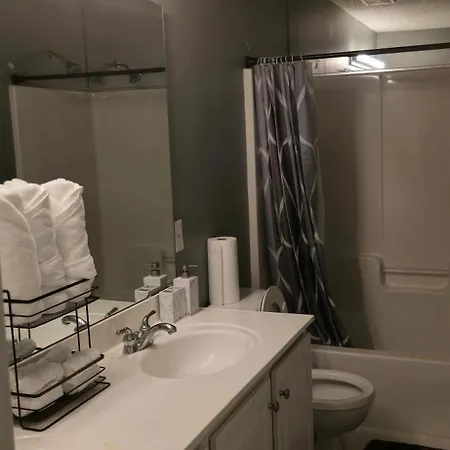 Spacious Near Up-town And Clt Airport