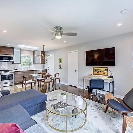 Holiday home Relax And Recharge In Myers Park