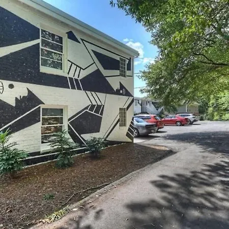 Holiday home Comfortable 1br Myers Park Oasis
