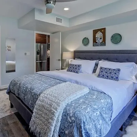 Holiday home Spacious Conveniently Located 1br In Myers Park *