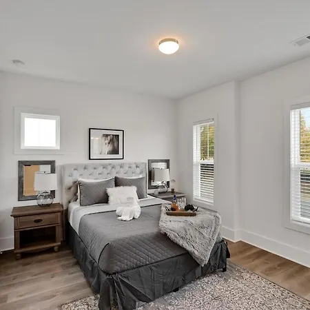 Holiday home Stylish Two Story Close To South End And Uptown Charlotte