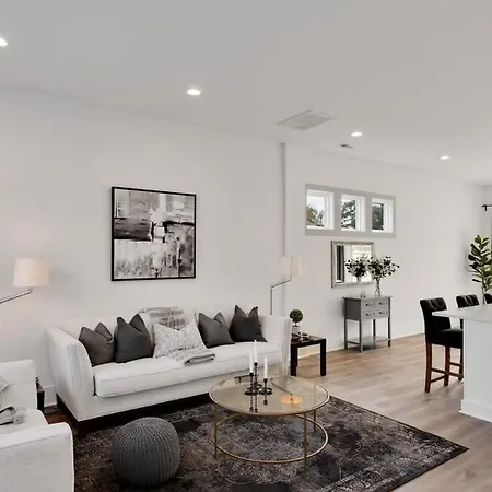 Stylish Two Story Close To South End And Uptown Holiday home Charlotte