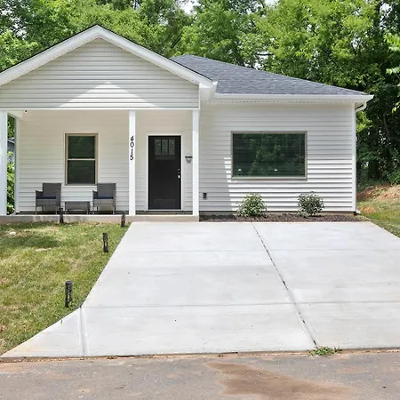Cozy & Modern Close To Uptown & Airport *