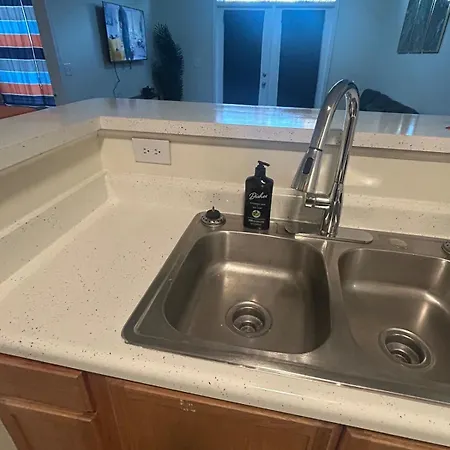 Spacious 2 Bedroom With 4 Beds And Free Parking Charlotte