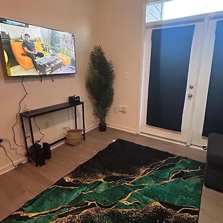 Apartment Spacious 2 Bedroom With 4 Beds And Free Parking *