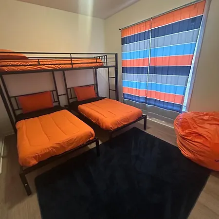 Apartment Spacious 2 Bedroom With 4 Beds And Free Parking *