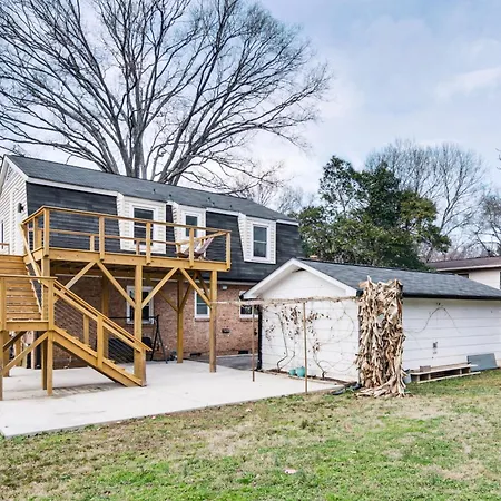 6 Mi To Spectrum Center: Spacious Getaway W/ Deck *