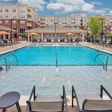 Neighboring Golf Vibrant 2b Charlotte