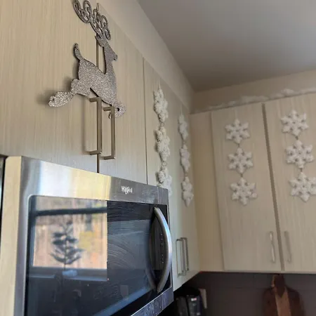 Chalet Neighboring Golf Vibrant 2b