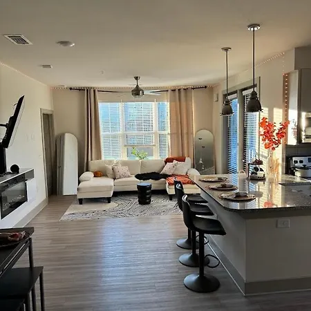Chalet Neighboring Golf Vibrant 2b Charlotte