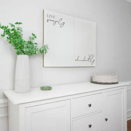 Holiday home Suburban Sanctuary Charlotte