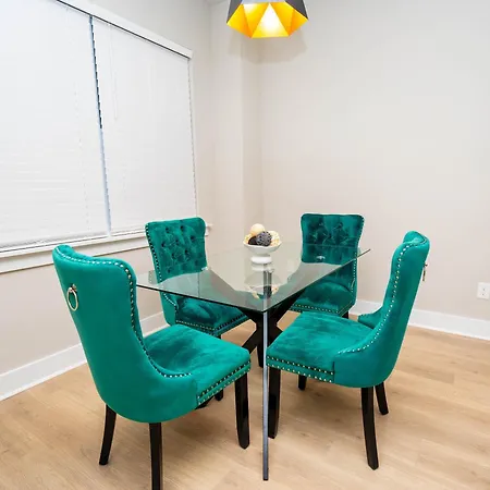 Cozy Downtown Retreat, Sleeps 8, Qbeds, Near Bojangles Coliseum