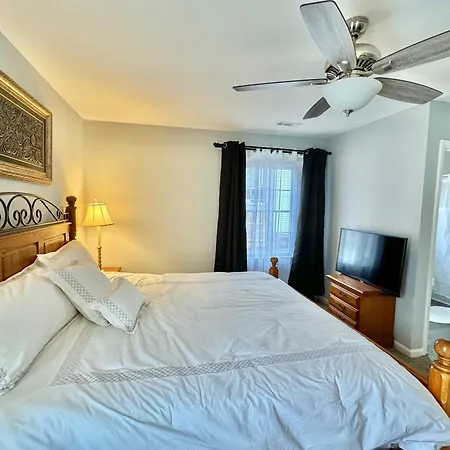 Holiday home Charming Near Uptown Charlotte