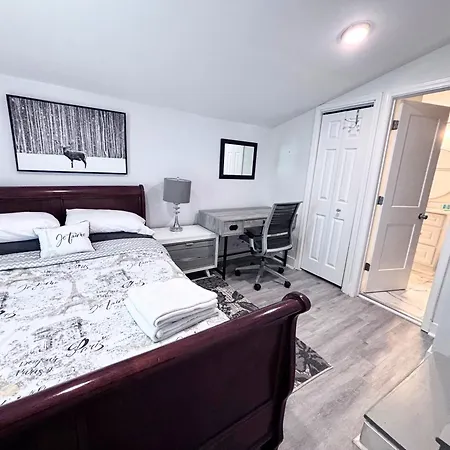 Holiday home Charming 3 Bdrm In - 1 Mile To Uptown Charlotte
