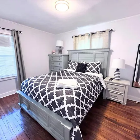 Charming 3 Bdrm In - 1 Mile To Uptown Charlotte
