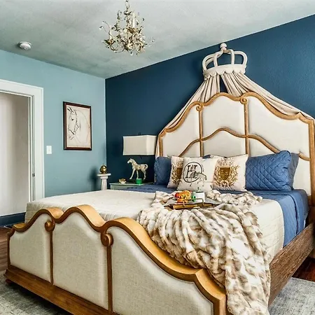 Book Fam Clt Combo Duplex Near Uptown & Breweries! Holiday home