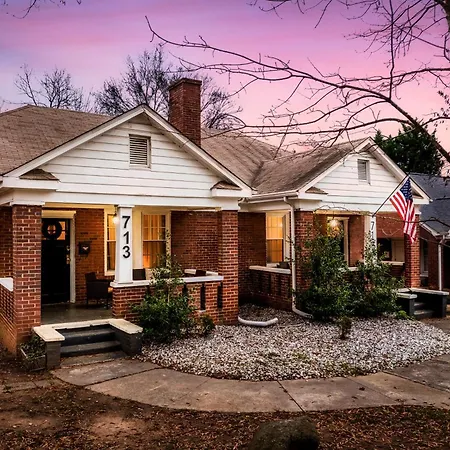 Book Fam Clt Combo Duplex Near Uptown & Breweries! Holiday home
