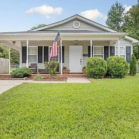 Unique Cozy 6 Min 2 Uptown Fire Pit & Yard Holiday home