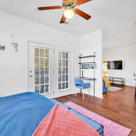 Apartment King Luxe Near Shopping & Entertainment