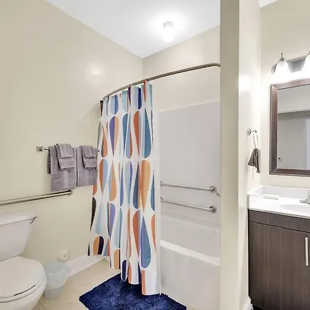 Convenient - King Bed - Heart Of Plaza *