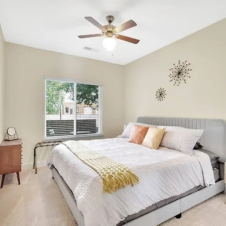 Convenient - King Bed - Heart Of Plaza Charlotte