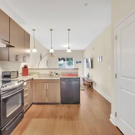 Convenient - King Bed - Heart Of Plaza Apartment