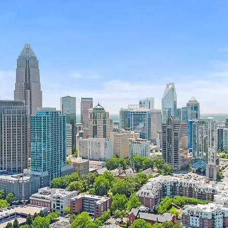 Apartment Fun & Eccentric + Uptown + Getaway + King