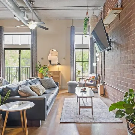 Fun & Eccentric + Uptown + Getaway + King Charlotte