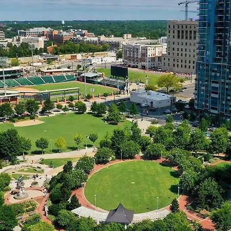 Fun & Eccentric + Uptown + Getaway + King Apartment Charlotte