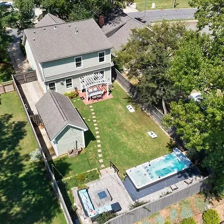South End Pool Firepit Arcade Holiday home *