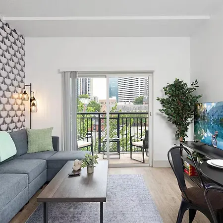 Apartment The Tar Heel - Stylish 4br With Views - Free Parking - Gym *