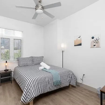Apartment The Tar Heel - Stylish 4br With Views - Free Parking - Gym *