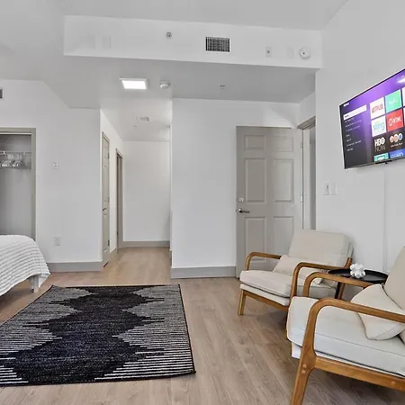 Carolina Cove - Free Parking, Spacious, Views Apartment Charlotte