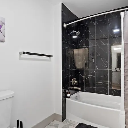Carolina Cove - Free Parking, Spacious, Views Apartment