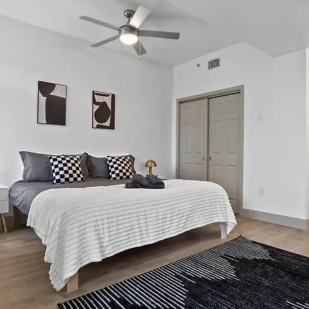 Carolina Cove - Free Parking, Spacious, Views Charlotte