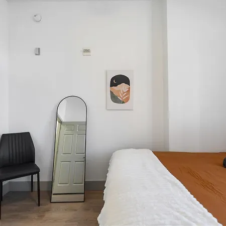 Apartment Cozy Charm - Spacious, Parking, Balcony, Gym *