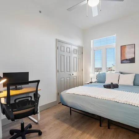 Apartment Cozy Charm - Spacious, Parking, Balcony, Gym *