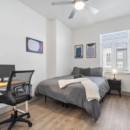 Bright Uptown Bliss - Free Parking, Walkable, Views Charlotte